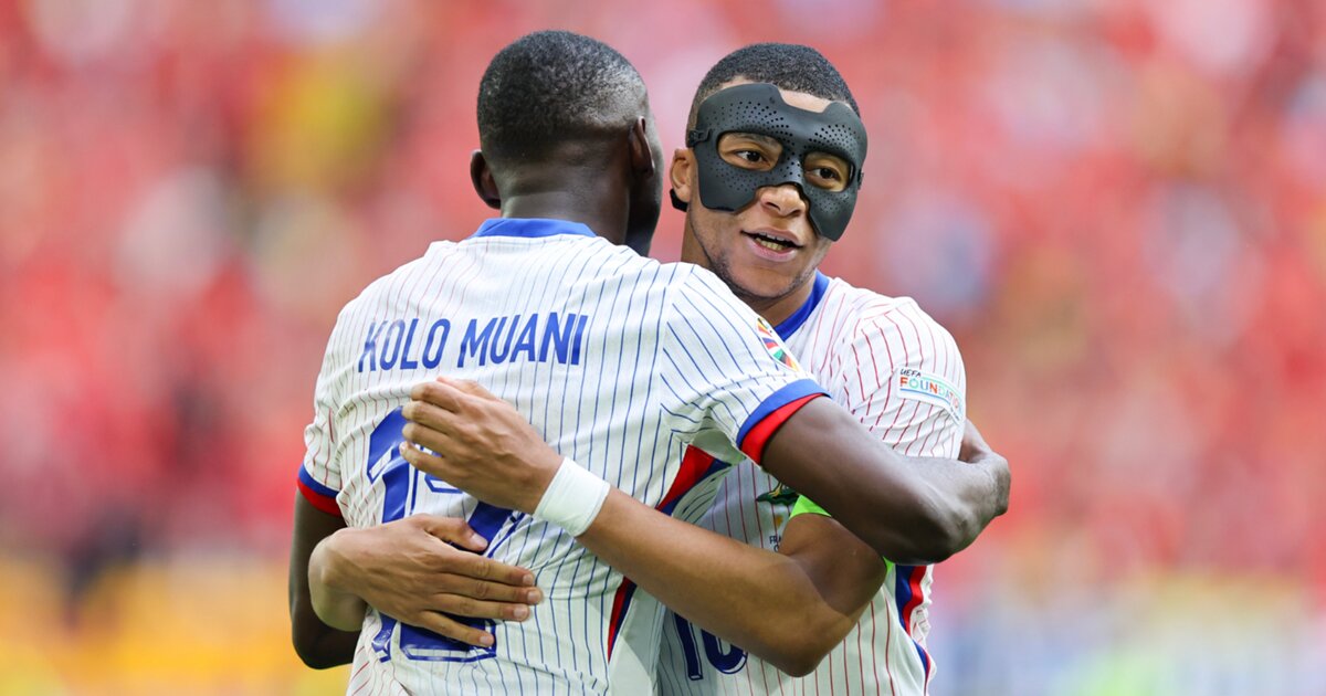 randal-kolo-muani-and-kylian-mbappe_france